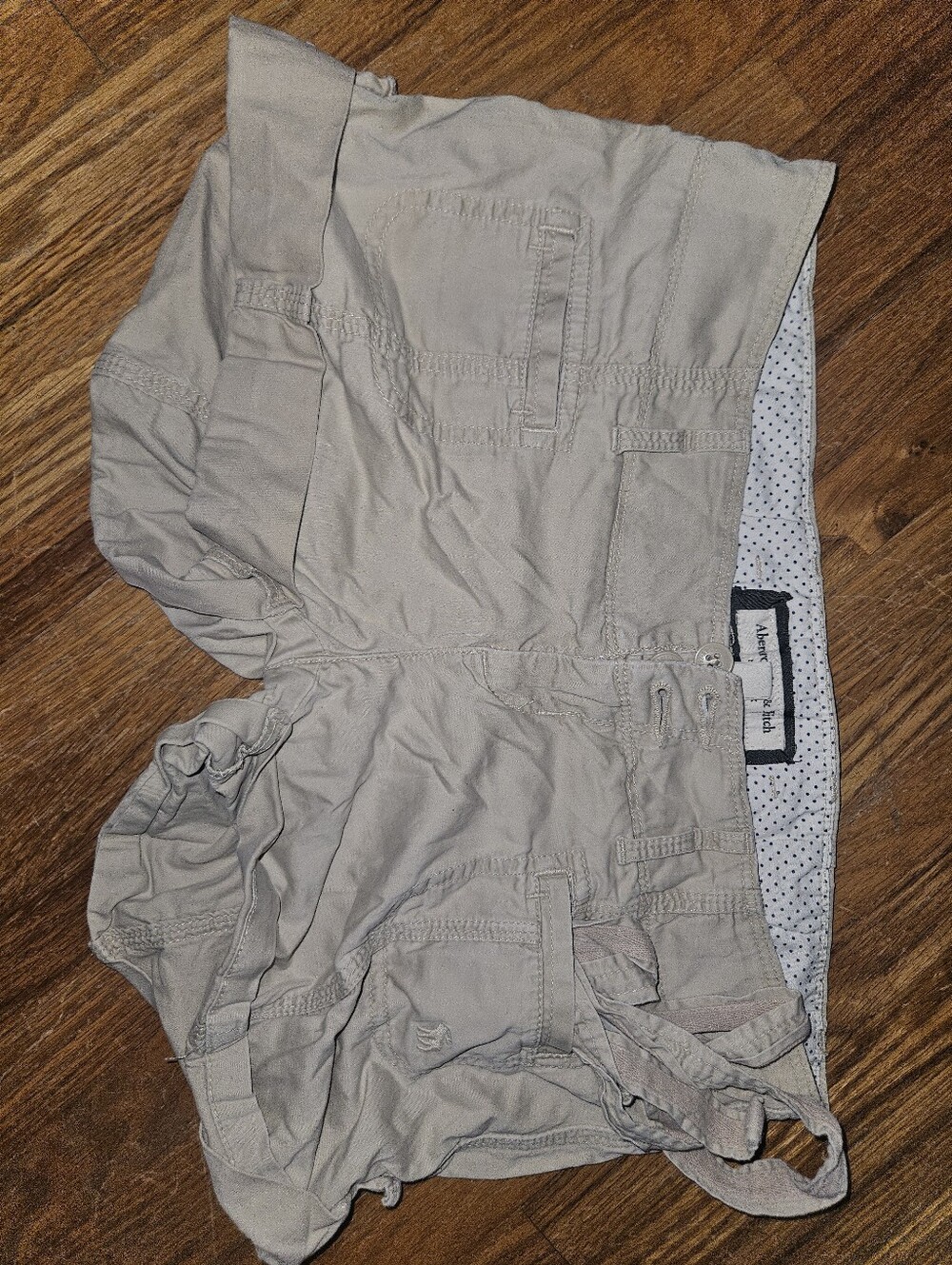 Abercrombie & Fitch Beige Shorts Size 00 Strech W Button Closure & Belt Accent